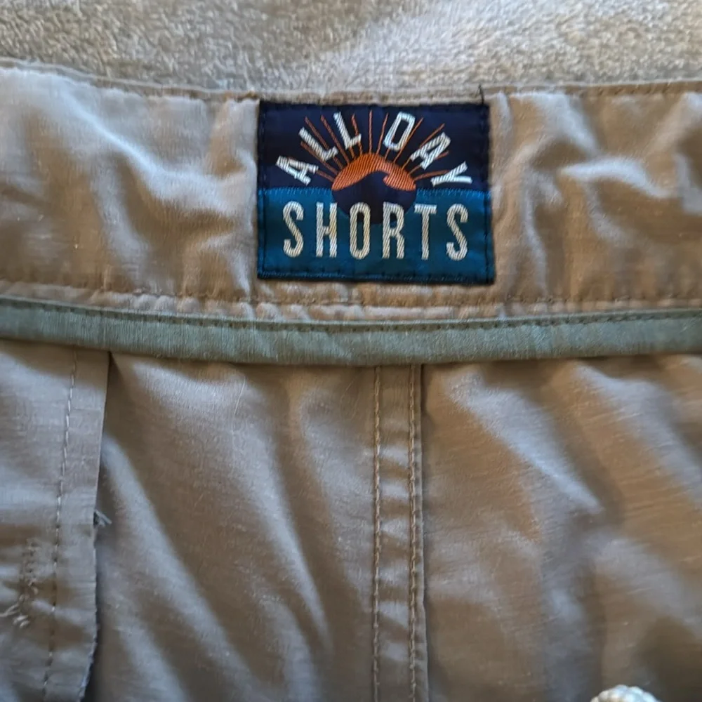 FAHERTY khaki shorts